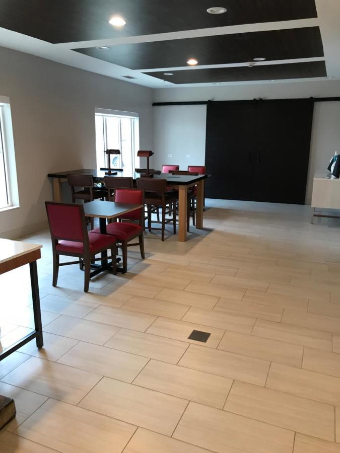 Holiday Inn Express - Toledo West - Napoleon By Ihg Buitenkant foto